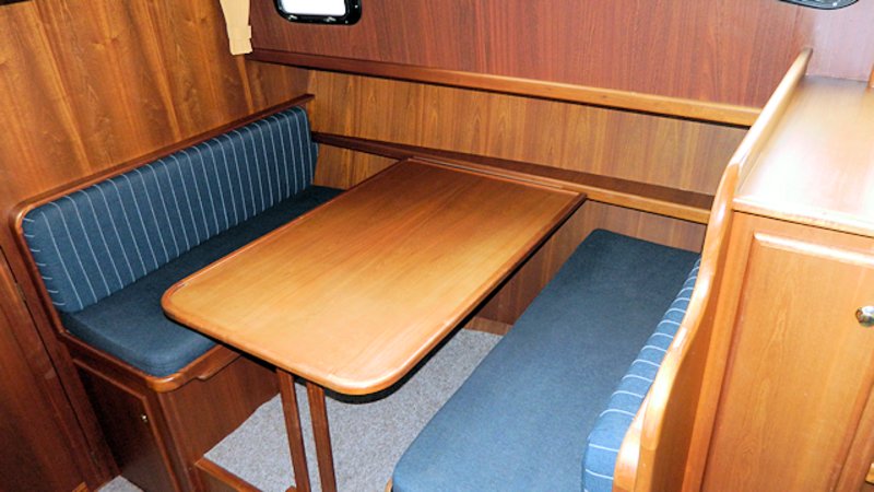 De dinette van de boot