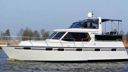 Motorboot Reina van Yachts4U Yachtcharter