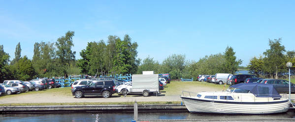 gratis-parkeren-op-parkeerplaats-direct-naast-de-yachts4u-motorboten.jpg