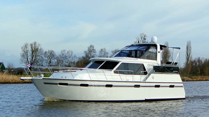 Motorboot Elisa van Yachts4U Yachtcharter