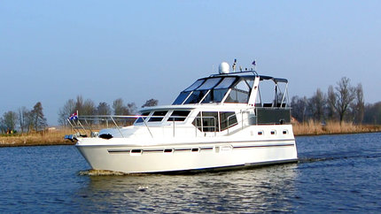 Motorboot Lucia van Yachts4U Yachtcharter