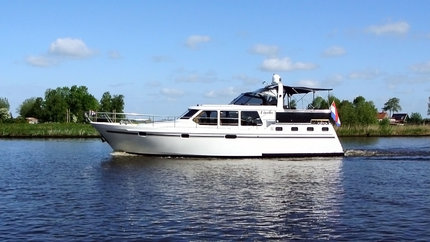 Motorboot Linda van Yachts4U Yachtcharter
