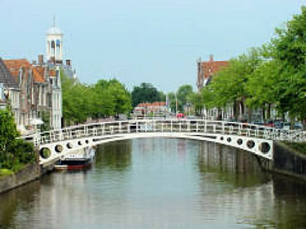 Varen naar, aanleggen in, genieten van Dokkum