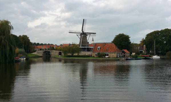 Onze eerste keer: het besturen van een boot, aanmeren en afvaren