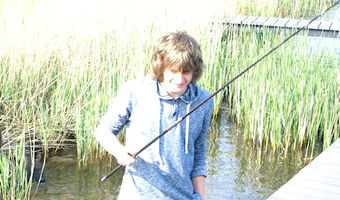 Kies voor een visvakantie aan het water vanaf de gehuurde boot