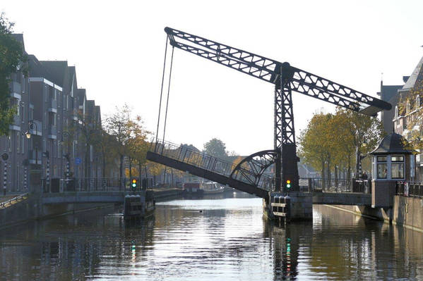 Varen door bruggen andere vaardigheden dan bij aurorijden.jpg