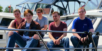 jongelui huren een boot bij Yachts4U Yachtcharter.jpg