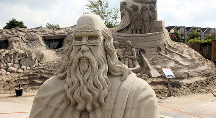 Een reisverslag van een vakantie met de boot: Linda's eilandje Zandsculpturen in Sneek.jpg