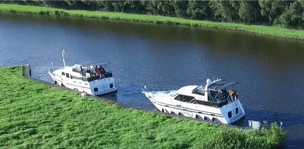 Lees meer informatie over het huren van een motorboot Lees meer informatie over het huren van een motorboot