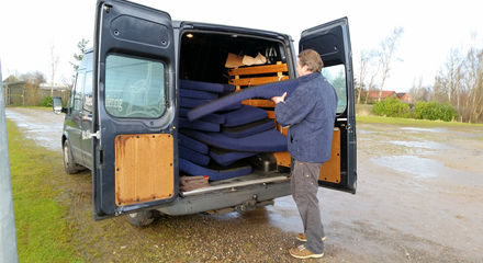Zitkussens en matrassen naar de stoffeerder.jpg Zitkussens en matrassen naar de stoffeerder.jpg