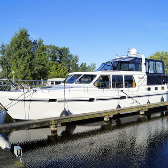 Motorboot Linda aangemeerd bij jachthaven Yachts4U
