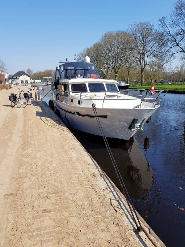 In Dokkum boodschappen gedaan.jpg