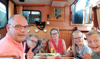 Ruimte zat in de salon, heerlijk samen dineren