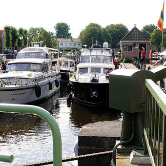 Het is druk in de sluis