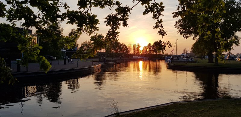 Wakker worden en dit zien vanaf de boot.jpg