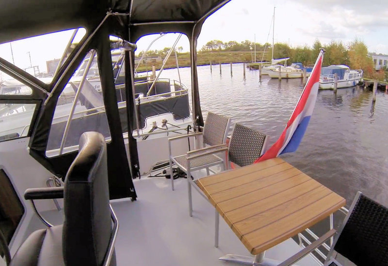 Het achterdek van de boot Carla