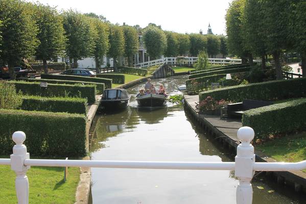 Ijlst de Friese Elfsteden tocht per boot.jpg