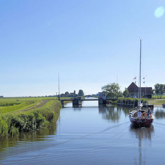 Varen naar Workum, een van de elf Friese steden