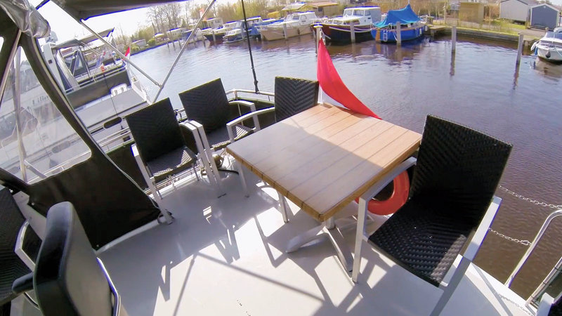 Het achterdek van de boot Novia van Yachtcharter Yachts4U