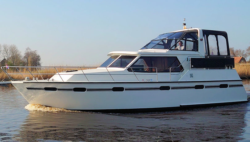 De boot Elisa met in elke slaapkajuit een eigen douche en toilet