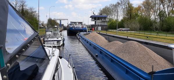 2022-05-02 Meivakantie met de Elisa, van Burgum naar Reitdiephaven Groningen (15).jpg