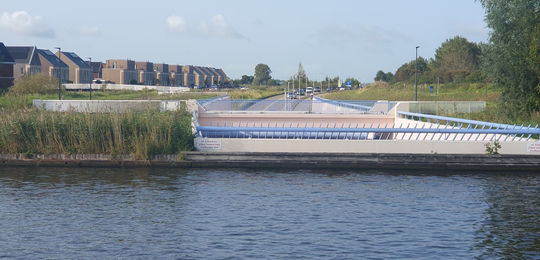 Aquadukt von einem Boot von Yachts4U aus gesehen.jpg