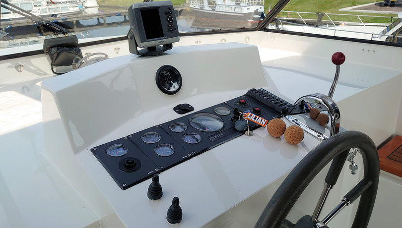 Garmin navigator met kleuren vaarkaart