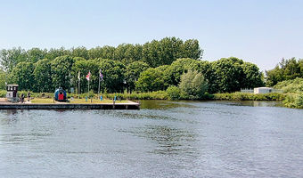 Ingang van de haven vanaf het water