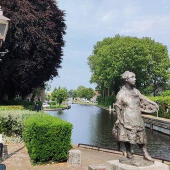 Beeld van Kaatje in Blokzijl
